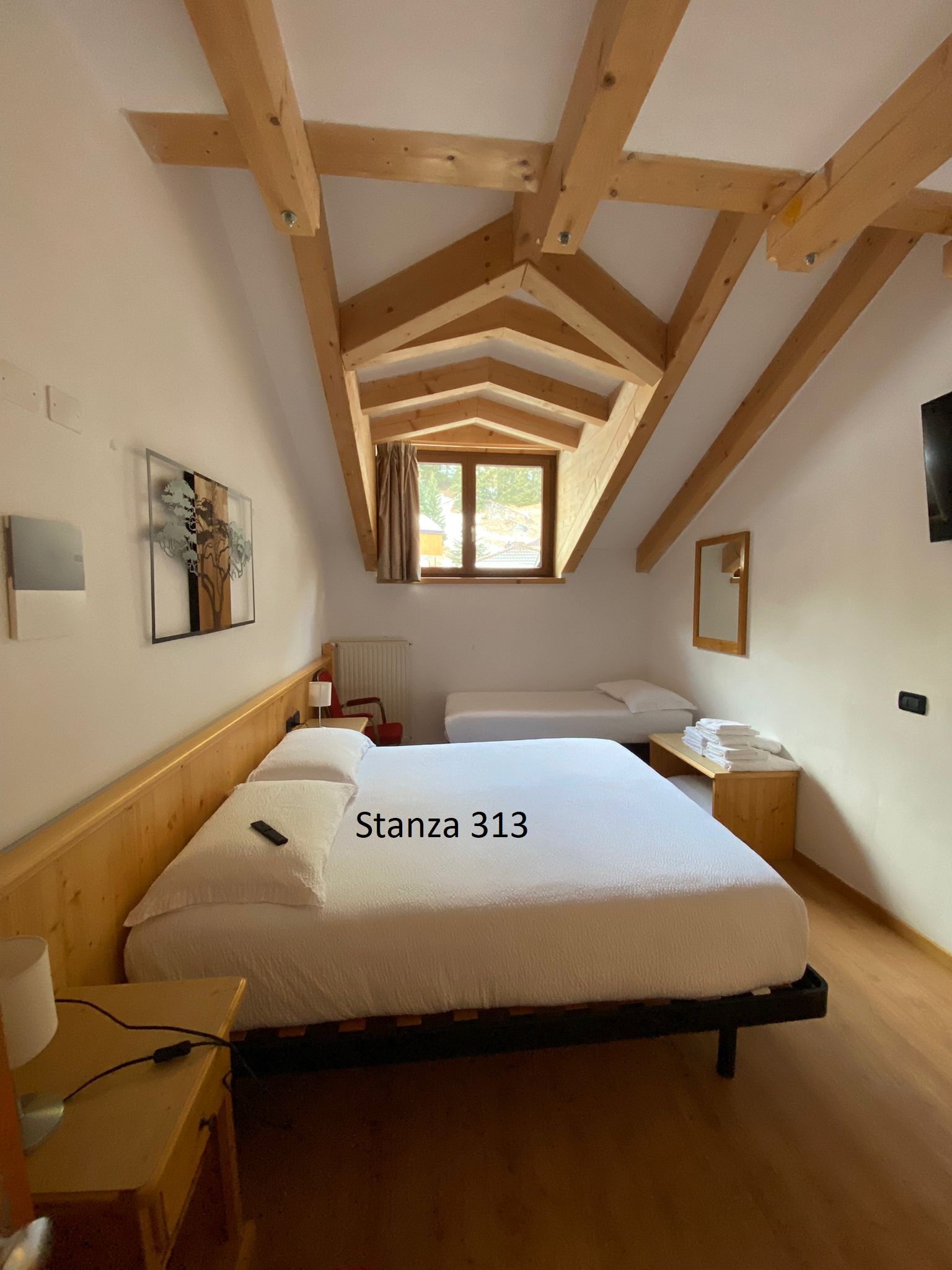 Camera Tripla Budget con Finestra – Hotel PizBoè