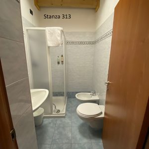 Camera Tripla Budget con Finestra – Hotel PizBoè