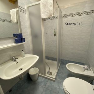 Camera Tripla Budget con Finestra – Hotel PizBoè