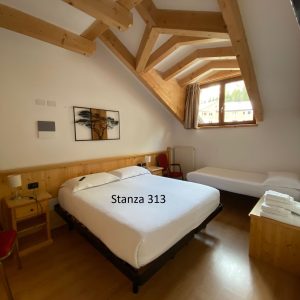 Camera Tripla Budget con Finestra – Hotel PizBoè